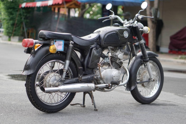 ร้าน วุฒิ นนบุรี ขาย HONDA CD125 กระเป๋าเล็กรถสวยเครื่องดีพร้อมใช้ทะเบียนโอน