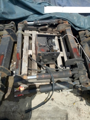 ขายเทลเกท ของเฟรมเอ็นจีเนียร์ริ่งรุ่น TT2000 รับน้ำหนักได้2ตัน ตัวเทลเกท หนัก650 กก. เป็นลิ๊ฟตัวใหม่อุปกรครบใส่รถได้ทุกรุ่น