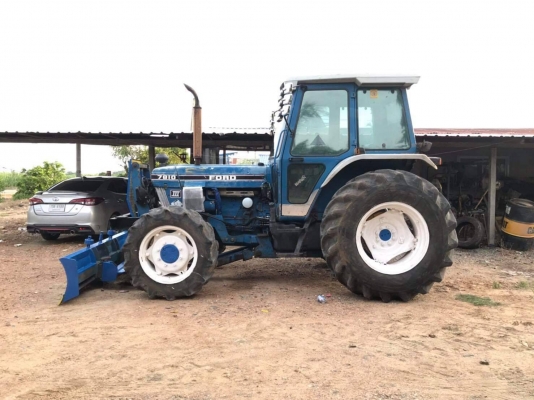 รถไถ FORD 7810 4WD รถปี 56