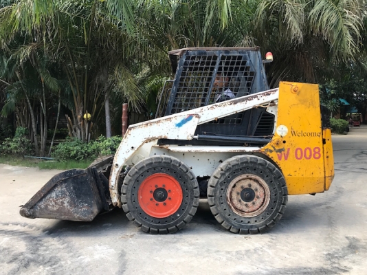 ขายรถตัก BOB CAT 753 ดีเซล ขับ4ล้อแรง สวยเดิมจากญี่ปุ่น ยังไม่เคยใช้ในไทย 215,000เท่านั้น!!