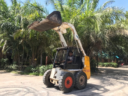 ขายรถตัก BOB CAT 753 ดีเซล ขับ4ล้อแรง สวยเดิมจากญี่ปุ่น ยังไม่เคยใช้ในไทย 215,000เท่านั้น!!