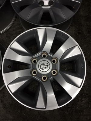 ล้อรีโว่ขอบ17+น๊อต ถอดป้ายแดง เก่าเก็บสวยๆโทร0879050181.ส่งได้ ล้อรีโว่ขอบ17+น๊อต ถอดป้ายแดง เก่าเก็บสวยๆโทร0879050181.ส่งได้