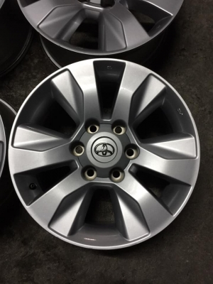 ล้อรีโว่ขอบ17+น๊อต ถอดป้ายแดง เก่าเก็บสวยๆโทร0879050181.ส่งได้ ล้อรีโว่ขอบ17+น๊อต ถอดป้ายแดง เก่าเก็บสวยๆโทร0879050181.ส่งได้