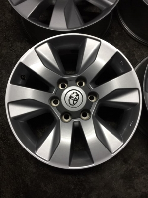 ล้อรีโว่ขอบ17+น๊อต ถอดป้ายแดง เก่าเก็บสวยๆโทร0879050181.ส่งได้ ล้อรีโว่ขอบ17+น๊อต ถอดป้ายแดง เก่าเก็บสวยๆโทร0879050181.ส่งได้