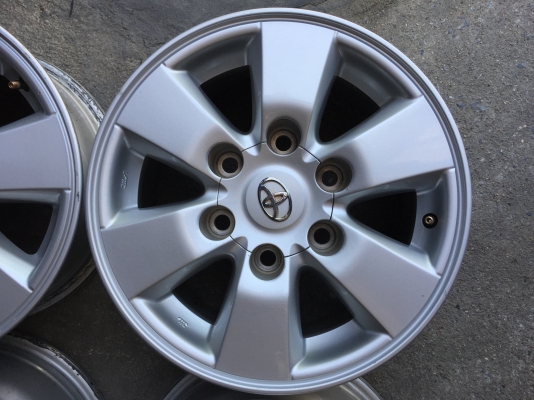 ล้อโตโยต้าขอบ15+น๊อต ล้อสวยไม่เบียดบิ่น สนใจโทร0879050181.ส่งได้