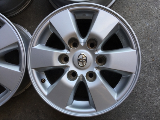 ล้อโตโยต้าขอบ15+น๊อต ล้อสวยไม่เบียดบิ่น สนใจโทร0879050181.ส่งได้