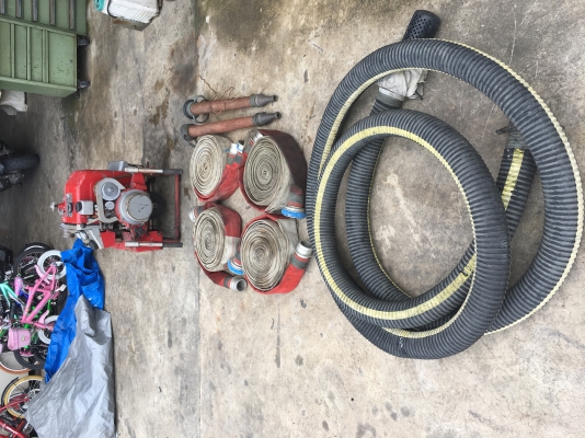 ขายเครื่องดับเพลิงเก่าญี่ปุ่น พร้อมอุปกรณ์ตามรูป เครื่องเบนซิน 2 สูบ