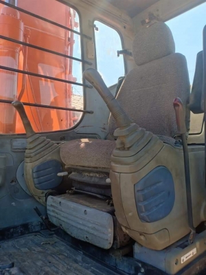 ขายจ้า..HITACHI EX120-5 เก่านอกแท้  สภาพสวย เครื่องปั๊มแห้ง..ใช้งานมาน้อย.โทร 089-3818694 จ๊อย