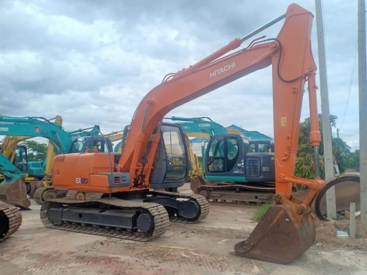 ขายจ้า..HITACHI EX120-5 เก่านอกแท้  สภาพสวย เครื่องปั๊มแห้ง..ใช้งานมาน้อย.โทร 089-3818694 จ๊อย