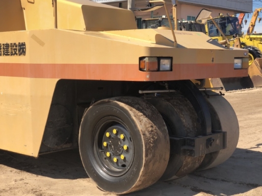 ขายรถบด 7 ล้อยาง DYNAPAC CP201W นำเข้าเองจากญี่ปุ่น สภาพสวยพร้อมใช้ มีVDOการทำงานครับ