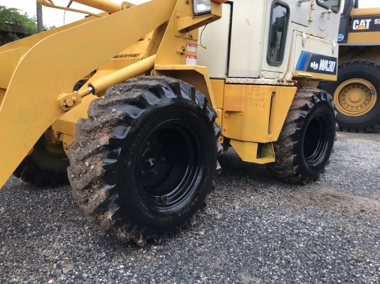 ขายรถตัก KOMATSU WA30-2 นำเข้าจากญี่ปุ่น พร้อมใช้ครับ ติดต่อ 063-9316985 ID LINE : 0639316985 ครับ