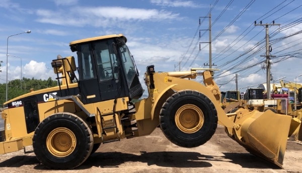 ขายรถตักล้อยาง CAT 950G นำเข้าเองจากญี่ปุ่น สภาพสวยพร้อมใช้ มีVDOการทำงานครับ