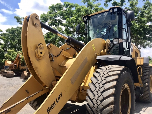 ขายรถตัก CATERPILLAR 938K นำเข้าจากญี่ปุ่น พร้อมใช้ครับ ติดต่อ 063-9316985 ID LINE : 0639316985 ครับ