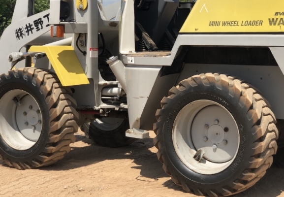 ขายรถตักล้อยาง KOMATSU WA20-2 นำเข้าเองจากญี่ปุ่น สภาพสวยพร้อมใช้ มีVDOการทำงานครับ