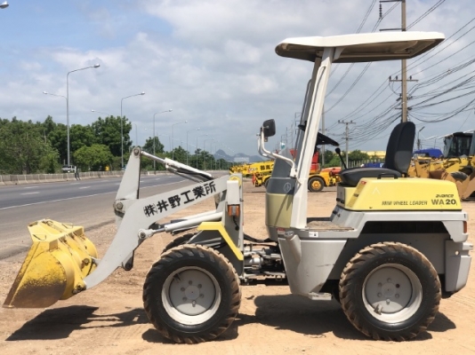 ขายรถตักล้อยาง KOMATSU WA20-2 นำเข้าเองจากญี่ปุ่น สภาพสวยพร้อมใช้ มีVDOการทำงานครับ