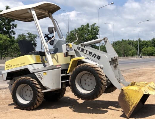ขายรถตักล้อยาง KOMATSU WA20-2 นำเข้าเองจากญี่ปุ่น สภาพสวยพร้อมใช้ มีVDOการทำงานครับ