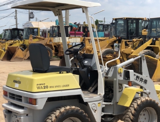 ขายรถตักล้อยาง KOMATSU WA20-2 นำเข้าเองจากญี่ปุ่น สภาพสวยพร้อมใช้ มีVDOการทำงานครับ