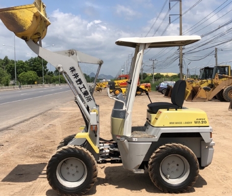 ขายรถตักล้อยาง KOMATSU WA20-2 นำเข้าเองจากญี่ปุ่น สภาพสวยพร้อมใช้ มีVDOการทำงานครับ