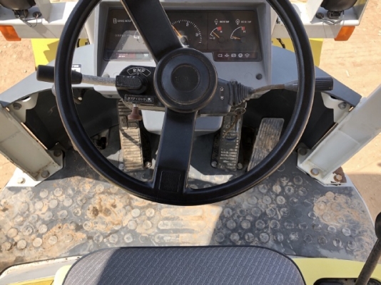 ขายรถตักล้อยาง KOMATSU WA20-2 นำเข้าเองจากญี่ปุ่น สภาพสวยพร้อมใช้ มีVDOการทำงานครับ