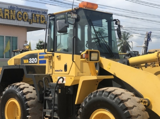 ขายรถตักล้อยาง KOMATSU WA320-5 รถนอกนำเข้าจากญี่ปุ่น สภาพสวยพร้อมใช้