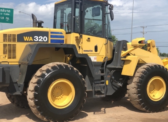 ขายรถตักล้อยาง KOMATSU WA320-5 รถนอกนำเข้าจากญี่ปุ่น สภาพสวยพร้อมใช้