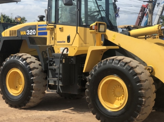 ขายรถตักล้อยาง KOMATSU WA320-5 รถนอกนำเข้าจากญี่ปุ่น สภาพสวยพร้อมใช้