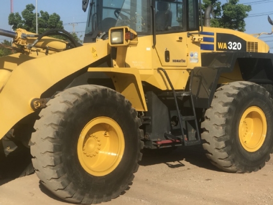 ขายรถตักล้อยาง KOMATSU WA320-5 รถนอกนำเข้าจากญี่ปุ่น สภาพสวยพร้อมใช้