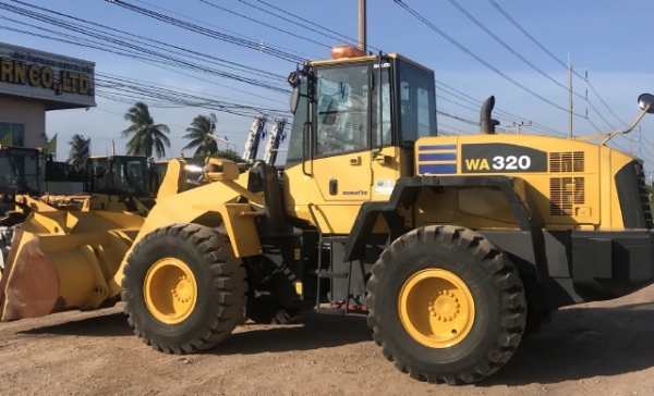 ขายรถตักล้อยาง KOMATSU WA320-5 รถนอกนำเข้าจากญี่ปุ่น สภาพสวยพร้อมใช้