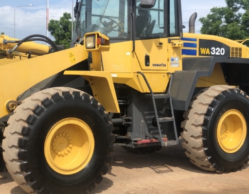 ขายรถตักล้อยาง KOMATSU WA320-5 รถนอกนำเข้าจากญี่ปุ่น สภาพสวยพร้อมใช้