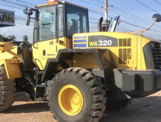 ขายรถตักล้อยาง KOMATSU WA320-5 รถนอกนำเข้าจากญี่ปุ่น สภาพสวยพร้อมใช้