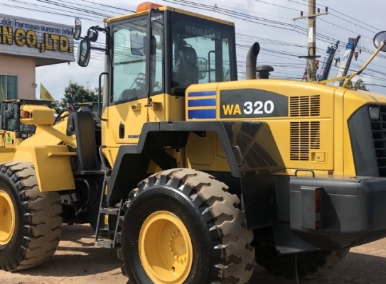 ขายรถตักล้อยาง KOMATSU WA320-5 รถนอกนำเข้าจากญี่ปุ่น สภาพสวยพร้อมใช้