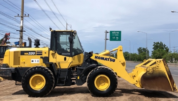ขายรถตักล้อยาง KOMATSU WA320-7 ปี 2016 นำเข้าเองจากญี่ปุ่น สภาพสวยพร้อมใช้ มีVDOการทำงานครับ ขายรถตักล้อยาง KOMATSU WA320-7 ปี 2016 นำเข้าเองจากญี่ปุ่น สภาพสวยพร้อมใช้ มีVDOการทำงานครับ