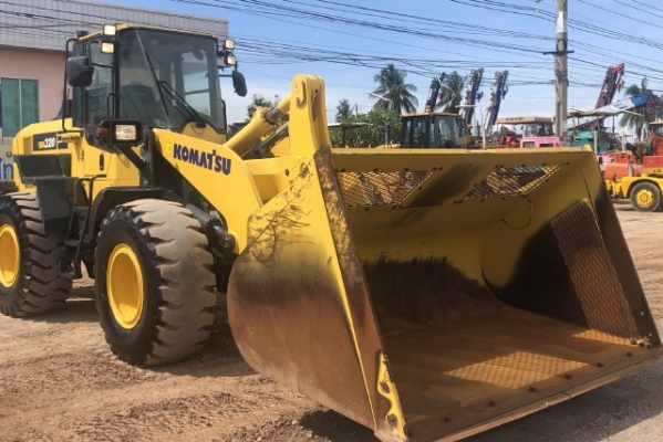 ขายรถตักล้อยาง KOMATSU WA320-7 ปี 2016 นำเข้าเองจากญี่ปุ่น สภาพสวยพร้อมใช้ มีVDOการทำงานครับ ขายรถตักล้อยาง KOMATSU WA320-7 ปี 2016 นำเข้าเองจากญี่ปุ่น สภาพสวยพร้อมใช้ มีVDOการทำงานครับ