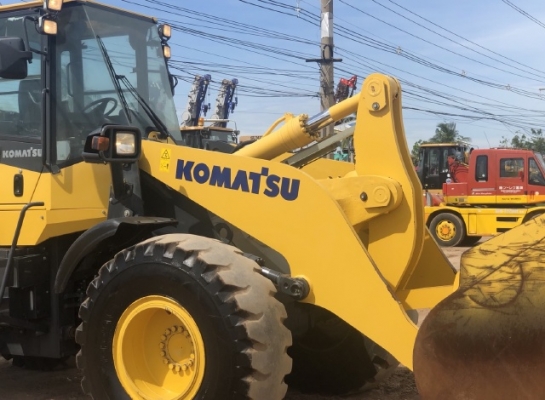 ขายรถตักล้อยาง KOMATSU WA320-7 ปี 2016 นำเข้าเองจากญี่ปุ่น สภาพสวยพร้อมใช้ มีVDOการทำงานครับ ขายรถตักล้อยาง KOMATSU WA320-7 ปี 2016 นำเข้าเองจากญี่ปุ่น สภาพสวยพร้อมใช้ มีVDOการทำงานครับ