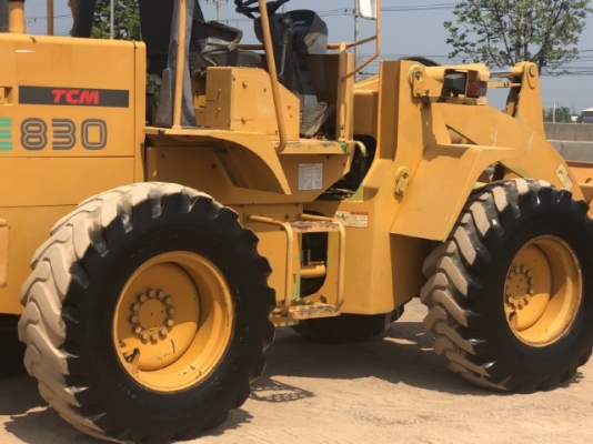 ขายรถตักล้อยาง TCM E830 นำเข้าเองจากญี่ปุ่น สภาพสวยพร้อมใช้ มีVDOการทำงานครับ