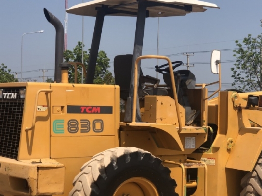 ขายรถตักล้อยาง TCM E830 นำเข้าเองจากญี่ปุ่น สภาพสวยพร้อมใช้ มีVDOการทำงานครับ