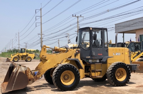 ขายรถตักล้อยาง TCM L20-3 (เทียบเท่า WA200) นำเข้าเองจากญี่ปุ่น สภาพสวยพร้อมใช้ มีVDOการทำงานครับ