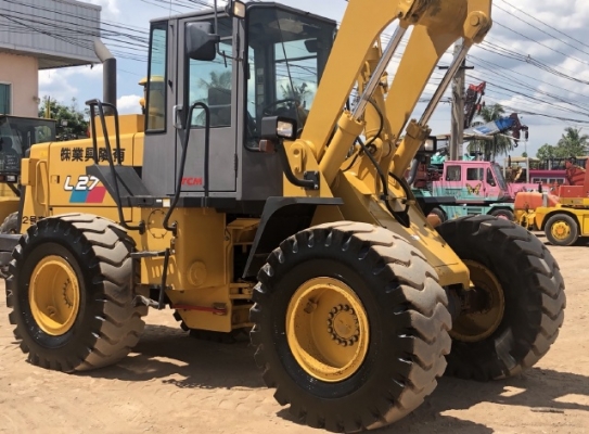 ขายรถตักล้อยาง TCM L27 (เทียบเท่า WA300) นำเข้าเองจากญี่ปุ่น สภาพสวยพร้อมใช้ มีVDOการทำงานครับ