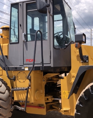 ขายรถตักล้อยาง TCM L27 (เทียบเท่า WA300) นำเข้าเองจากญี่ปุ่น สภาพสวยพร้อมใช้ มีVDOการทำงานครับ