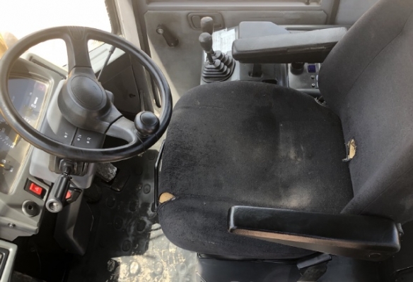 ขายรถตักล้อยาง TCM L27 (เทียบเท่า WA300) นำเข้าเองจากญี่ปุ่น สภาพสวยพร้อมใช้ มีVDOการทำงานครับ