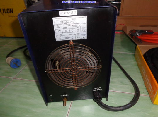 ขายเครื่องเชื่อมอาร์กอน 200 A ตู้ใหญ่ ยี่ห้อ DiamondWeld รุ่น TIG200s