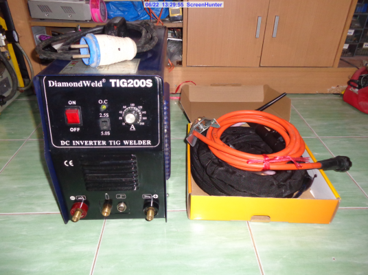 ขายเครื่องเชื่อมอาร์กอน 200 A ตู้ใหญ่ ยี่ห้อ DiamondWeld รุ่น TIG200s