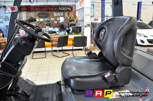 ขายรถโฟล์คลิฟท์มือสอง TOYOTA รุ่น 8FD25 35836 นำเข้าจากประเทศญี่ปุ่น 100\% ไม่เคยใช้งานในไทย