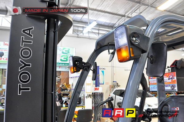 ขายรถโฟล์คลิฟท์มือสอง TOYOTA รุ่น 8FD25 35836 นำเข้าจากประเทศญี่ปุ่น 100\% ไม่เคยใช้งานในไทย