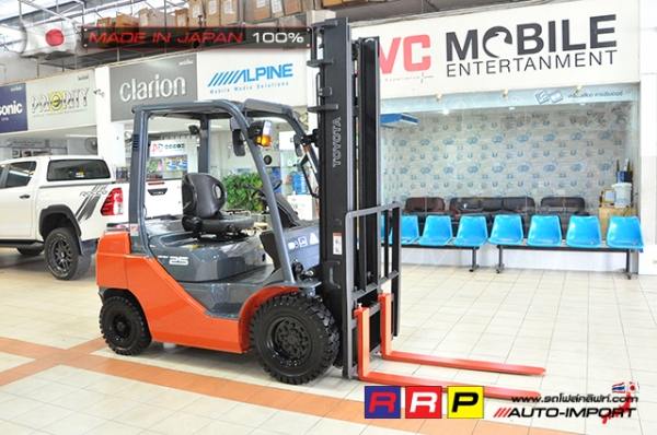 ขายรถโฟล์คลิฟท์มือสอง TOYOTA รุ่น 8FD25-37578 นำเข้าจากประเทศญี่ปุ่น 100\% ไม่เคยใช้งานในไทย