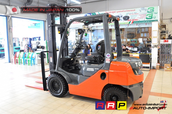 ขายรถโฟล์คลิฟท์มือสอง TOYOTA รุ่น 8FD25-37578 นำเข้าจากประเทศญี่ปุ่น 100\% ไม่เคยใช้งานในไทย