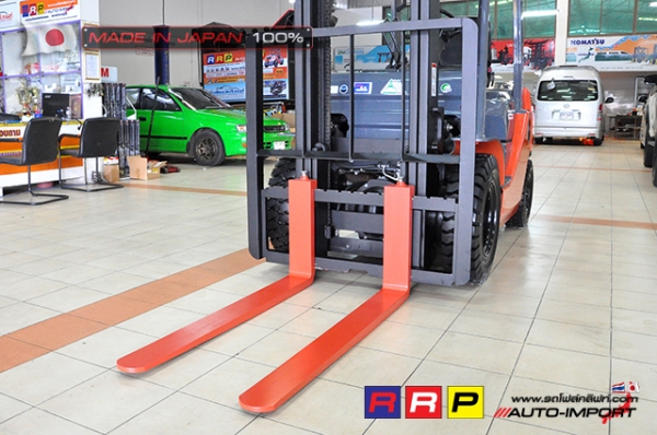 ขายรถโฟล์คลิฟท์มือสอง TOYOTA รุ่น 8FD25-37578 นำเข้าจากประเทศญี่ปุ่น 100\% ไม่เคยใช้งานในไทย