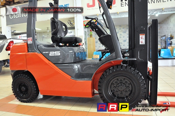 ขายรถโฟล์คลิฟท์มือสอง TOYOTA รุ่น 8FD25-37578 นำเข้าจากประเทศญี่ปุ่น 100\% ไม่เคยใช้งานในไทย