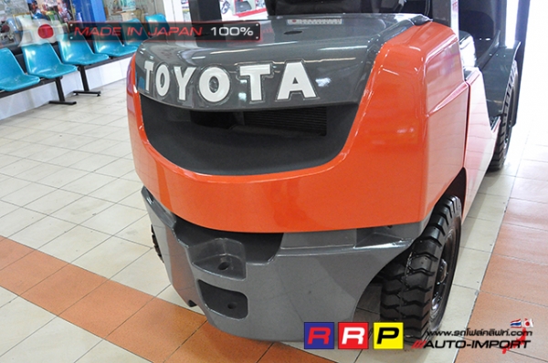 ขายรถโฟล์คลิฟท์มือสอง TOYOTA รุ่น 8FD25-37578 นำเข้าจากประเทศญี่ปุ่น 100\% ไม่เคยใช้งานในไทย