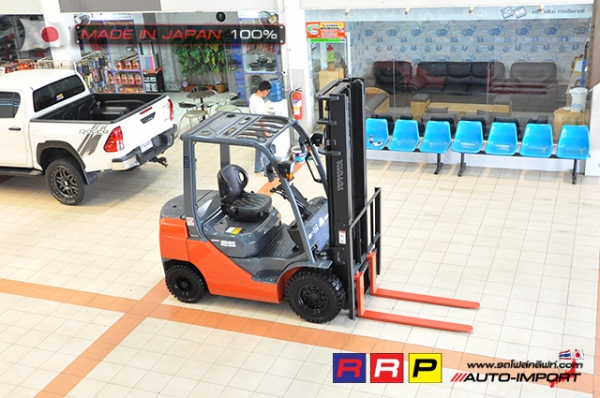 ขายรถโฟล์คลิฟท์มือสอง TOYOTA รุ่น 8FD25-37578 นำเข้าจากประเทศญี่ปุ่น 100\% ไม่เคยใช้งานในไทย